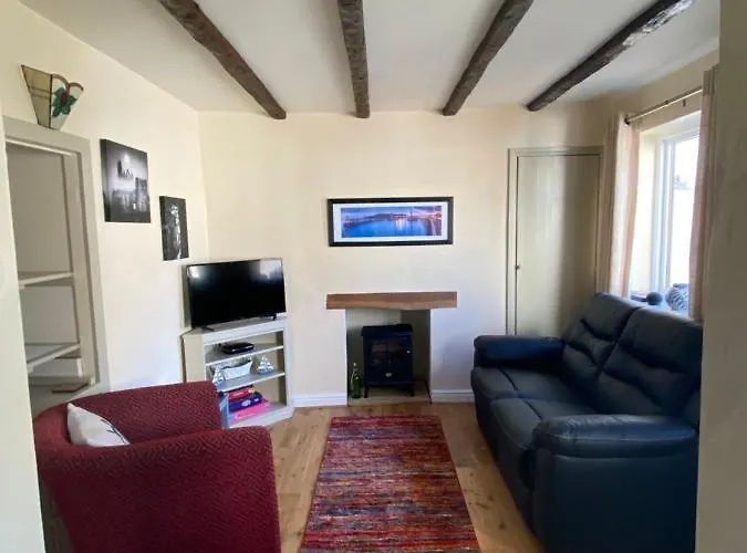 Vacation homes Bolthole Cottage